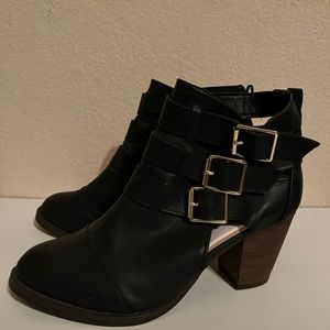 Mossimo black buckle Booties